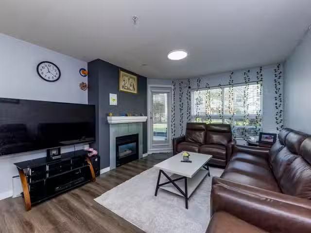 Apartment for sale in Surrey, Surrey, a Street, 263155682