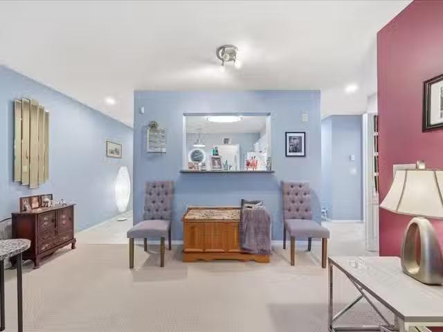 Apartment for sale in Surrey, Surrey, st Street, 263147026