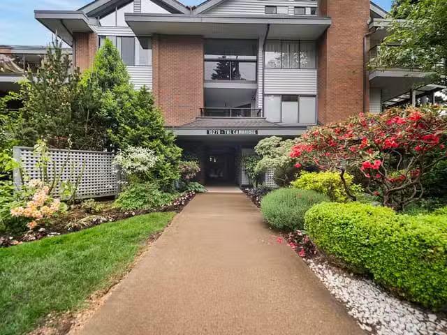 Apartment for sale in Surrey, South Surrey White Rock, Avenue.