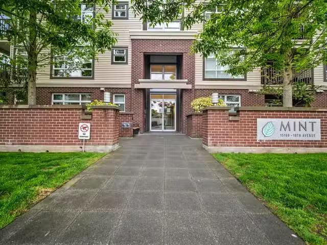 Apartment for sale in Surrey, South Surrey White Rock, Avenue.