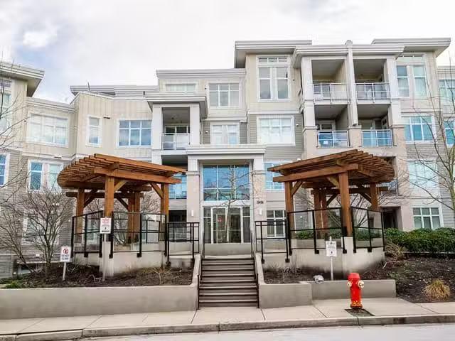 Apartment for sale in Surrey, South Surrey White Rock, Avenue.