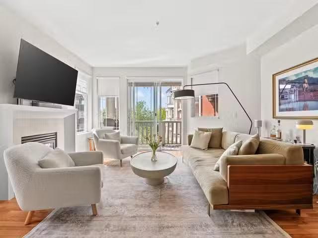 Apartment for sale in Surrey, South Surrey White Rock, a Avenu.