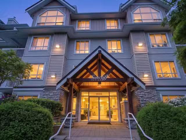 Apartment for sale in Surrey, South Surrey White Rock, a Stree.