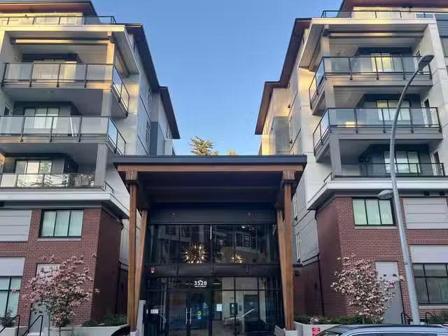 Apartment for sale in Surrey, South Surrey White Rock, a Stree.