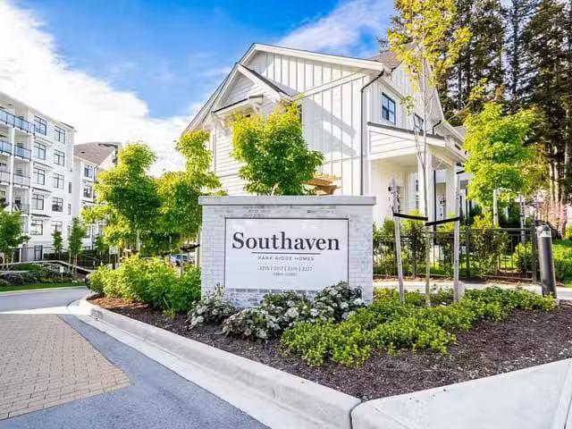 Apartment for sale in Surrey, South Surrey White Rock, Street.