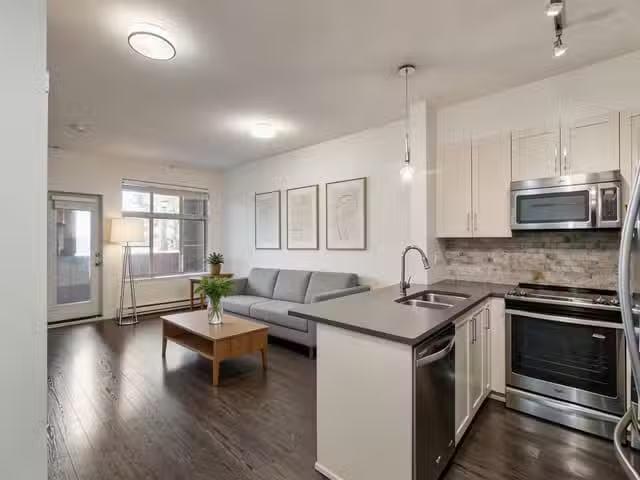 Apartment for sale in Surrey, South Surrey White Rock, Street.
