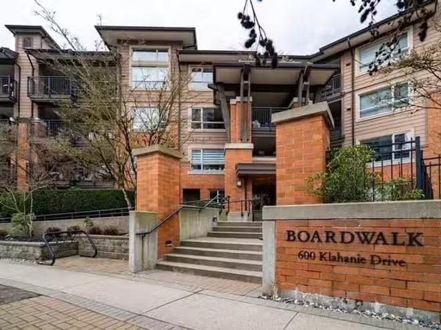 Apartment for sale in Port Moody, Port Moody, 113 600 Klahanie.