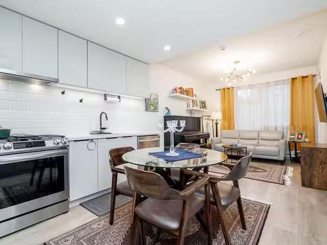 Apartment for sale in Port Moody, Port Moody, 112 3038 St. Geo.