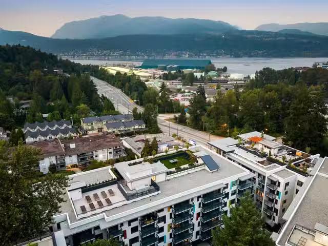 Apartment for sale in Port Moody, Port Moody, 210 2015 St. Joh.
