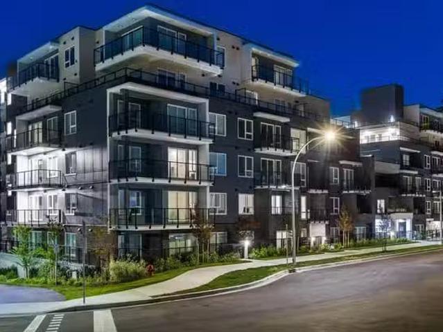 Apartment for sale in Port Moody, Port Moody, 221 2002 St. Geo.