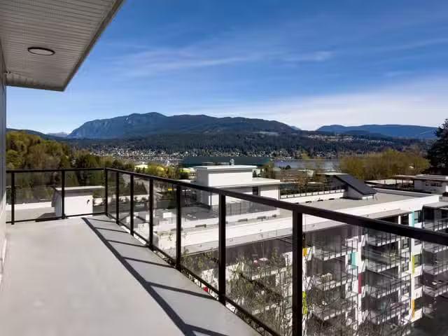 Apartment for sale in Port Moody, Port Moody, 406 2002 St. Geo.