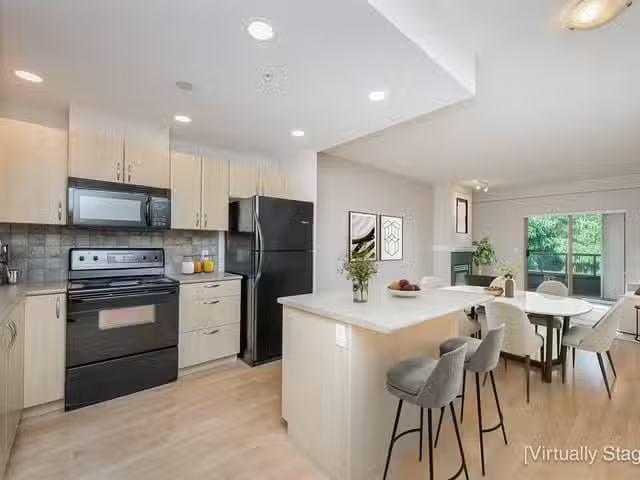 Apartment for sale in Port Moody, Port Moody, 418 285 Newport.