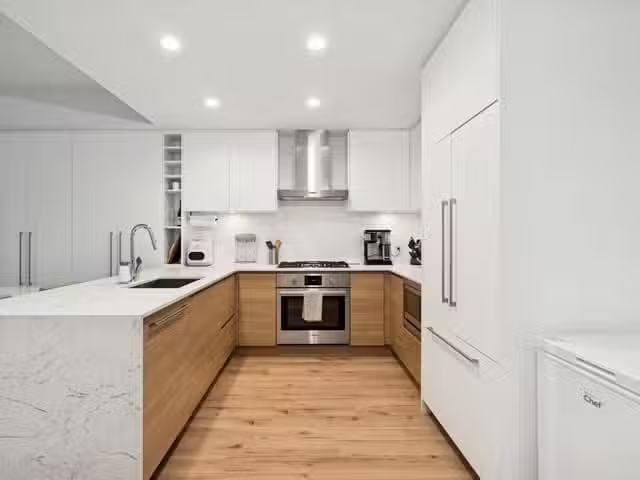 Apartment for sale in Port Moody, Port Moody, 420 55 Klahanie.