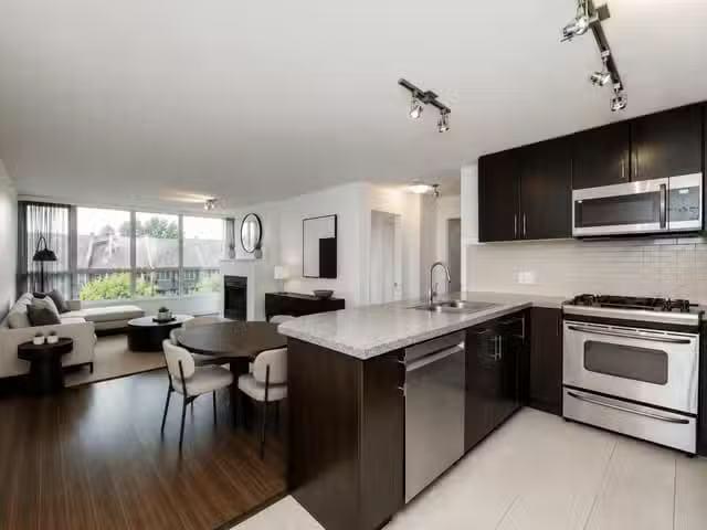 Apartment for sale in Port Moody, Port Moody, 605 660 Nootka W.