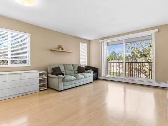 Apartment for sale in Richmond, Richmond, 302 8870 Citation Dr.