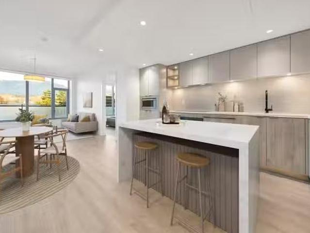 Apartment for sale in West Vancouver, North Vancouver, 307 755.