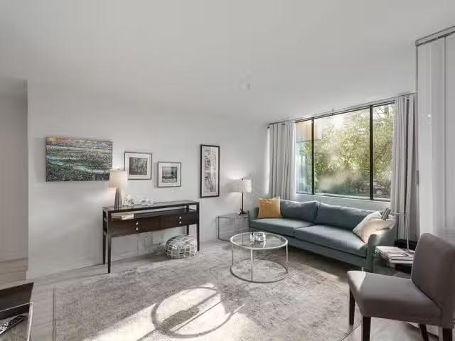 Apartment for sale in West Vancouver, West Vancouver, 101 1737.
