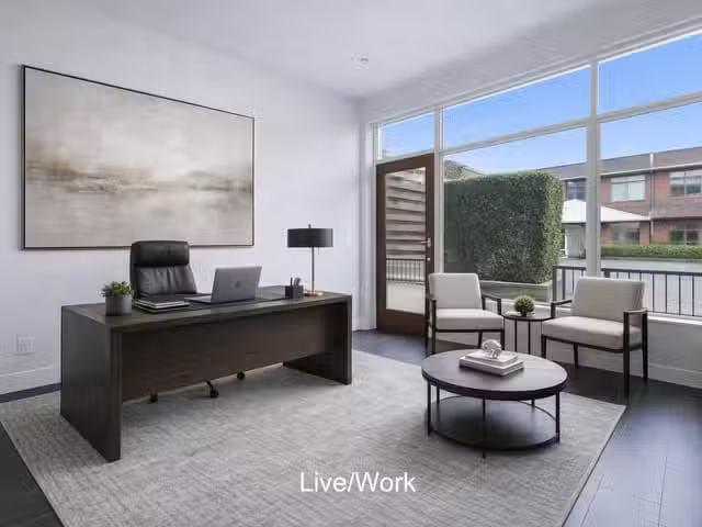 Apartment for sale in West Vancouver, West Vancouver, 204 2388.