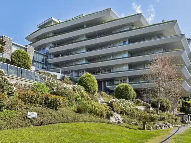 Apartment for sale in West Vancouver, West Vancouver, 204 866.