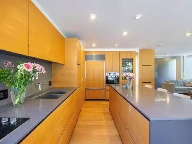 Apartment for sale in West Vancouver, West Vancouver, 203 2167.