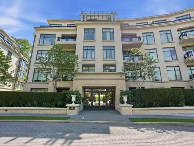 Apartment for sale in West Vancouver, West Vancouver, 203 540.