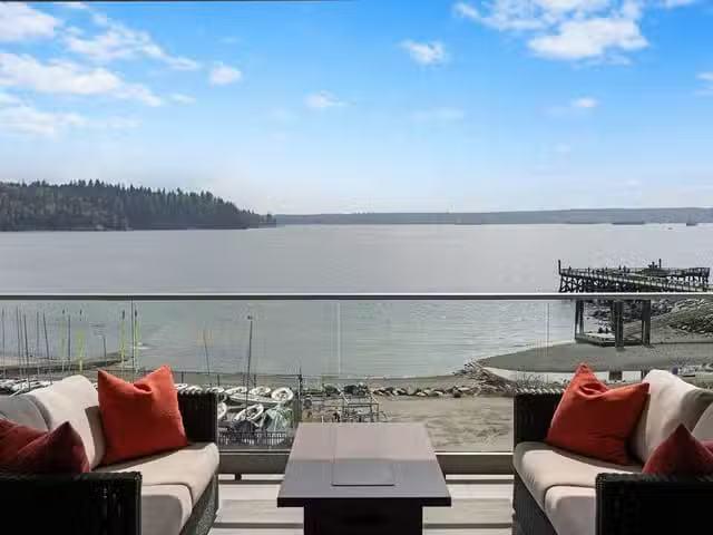 Apartment for sale in West Vancouver, West Vancouver, 304 1355.