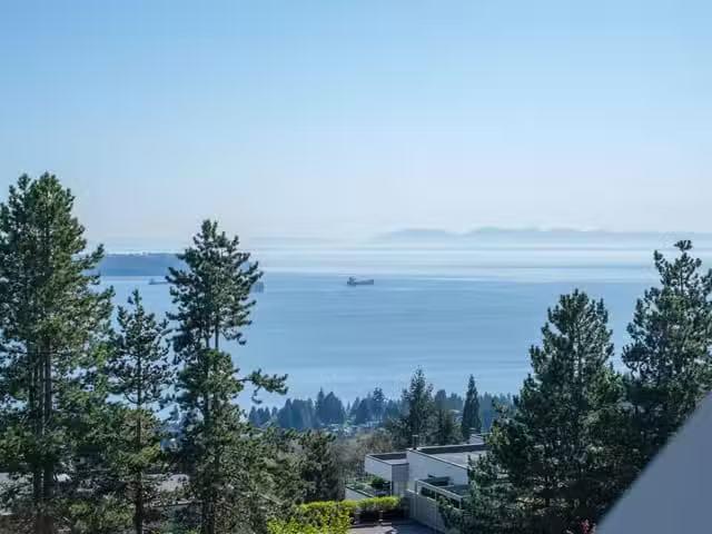 Apartment for sale in West Vancouver, West Vancouver, 35 2236.