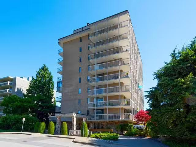 Apartment for sale in West Vancouver, West Vancouver, 402 1390.