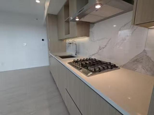 Apartment for sale in Whalley, Surrey, North Surrey, 2202 9887.