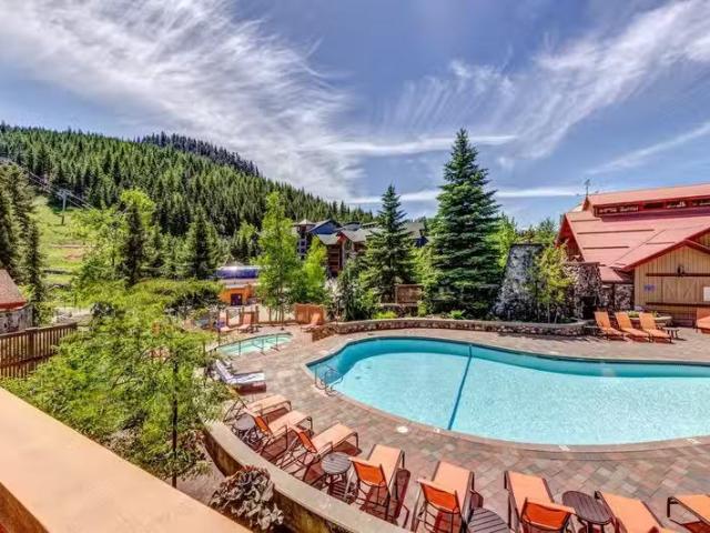 Apartment for sale in Whistler Creek, Whistler, Whistler, 329d.