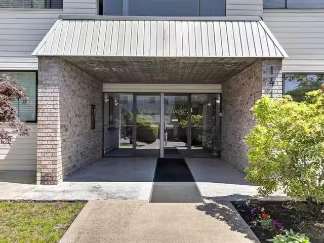 Apartment for sale in White Rock, South Surrey White Rock, 203.