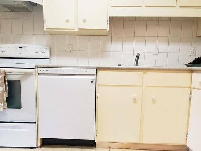 Apartment for sale in White Rock South Surrey White Rock 313 1561 Vidal Street 262785254