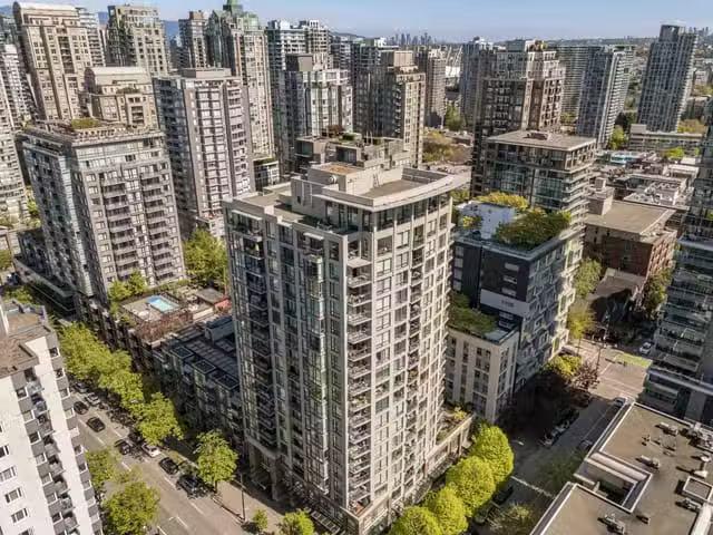 Apartment for sale in Vancouver, Vancouver West, PH10 1082 Sey.