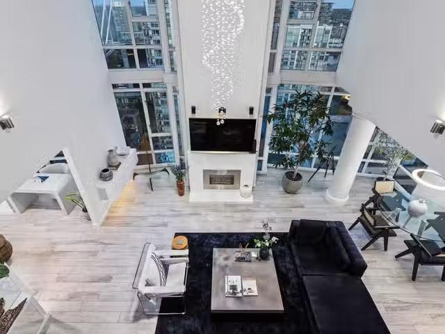 Apartment for sale in Vancouver, Vancouver West, PH1 930 Cambi.
