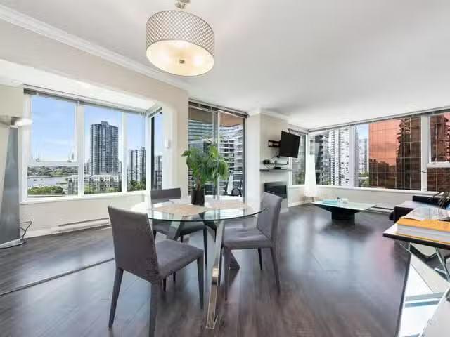 Apartment for sale in Vancouver, Vancouver West, 1606 33 Smith.