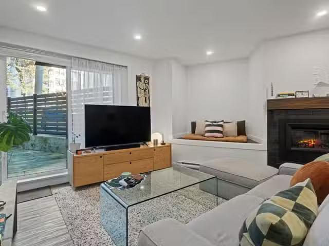 Apartment for sale in Vancouver, Vancouver West, 103 1649 Como.
