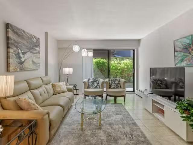 Apartment for sale in Vancouver, Vancouver West, 103 2040 Corn.