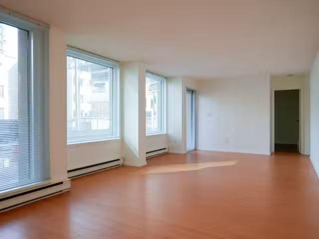 Apartment for sale in Vancouver, Vancouver West, 101 1845 Robs.