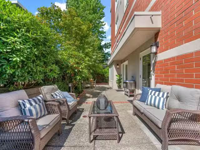 Apartment for sale in Vancouver, Vancouver West, 102 2128 W 43.