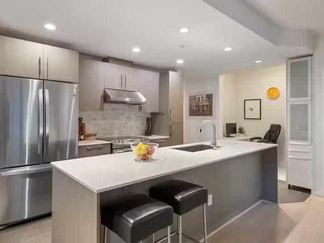 Apartment for sale in Vancouver, Vancouver West, 105 3479 Wesb.