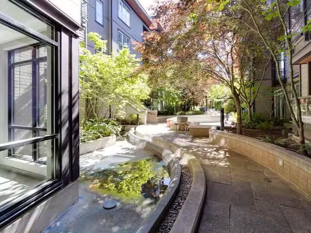 Apartment for sale in Vancouver, Vancouver West, 116 3479 Wesb.
