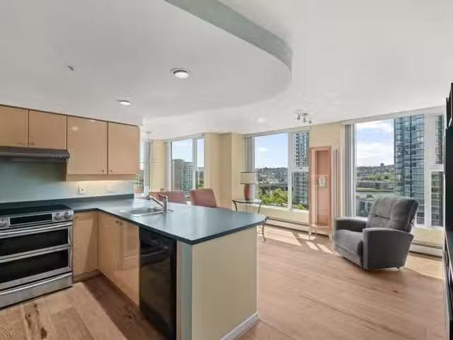 Apartment for sale in Vancouver, Vancouver West, 1207 1009 Exp.