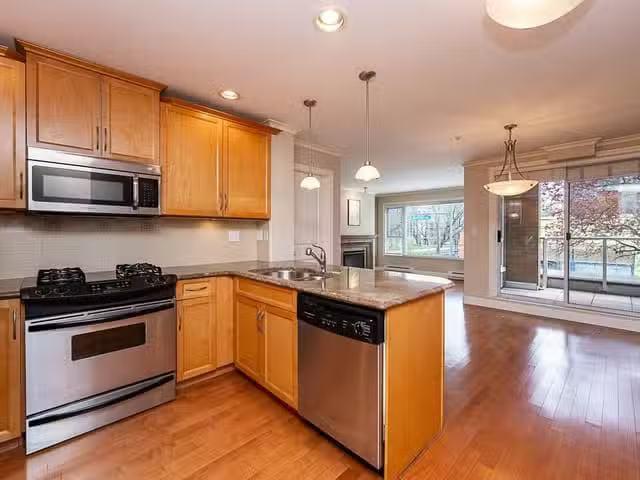 Apartment for sale in Vancouver, Vancouver West, 203 2103 W 45.