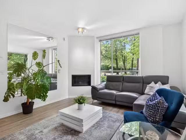 Apartment for sale in Vancouver, Vancouver West, 201 2668 Ash.
