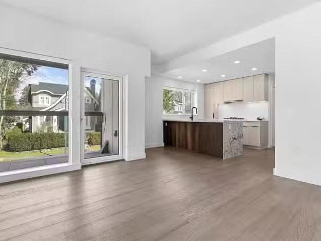 Apartment for sale in Vancouver, Vancouver West, 201 3590 W 39.