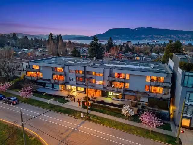 Apartment for sale in Vancouver, Vancouver West, 207 3663 W 16.