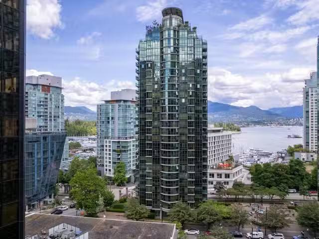 Apartment for sale in Vancouver, Vancouver West, 2102 588 Brou.