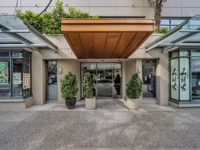 Apartment for sale in Vancouver, Vancouver West, 214 1688 Robs.