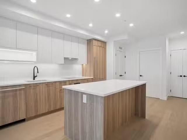 Apartment for sale in Vancouver, Vancouver West, 304 8398 Oak.