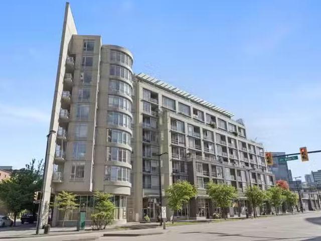Apartment for sale in Vancouver, Vancouver West, 304 2055 Yuko.